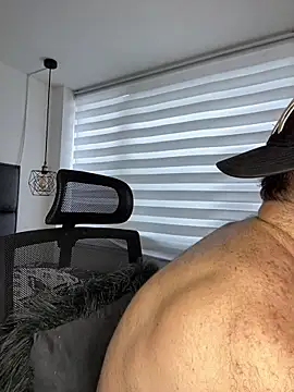 Snapshot of ADONIS_ART01 chatting on November 5, 2025, 2:20 pm ADONIS ART01 online show from November 5, 2025, 2:20 pm