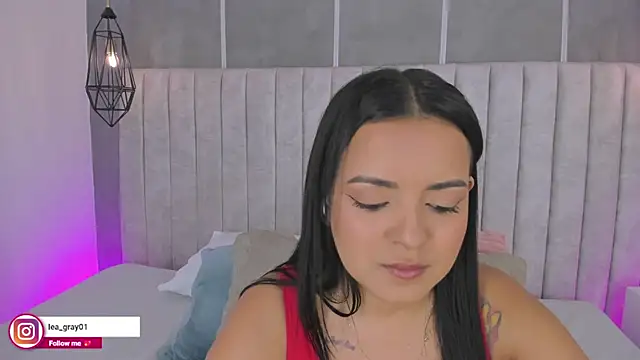 lea gray online show from November 12, 2025, 6:12 pm