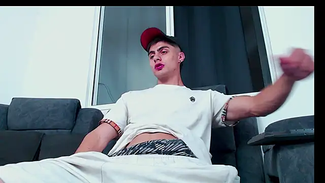 Stiven CL online show from September 18, 2025, 3:09 am