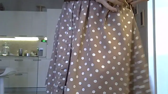 ZarinaSwift online show from March 6, 2026, 4:40 am