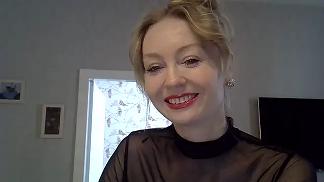 ZarinaSwift online show from April 15, 2026, 4:51 am