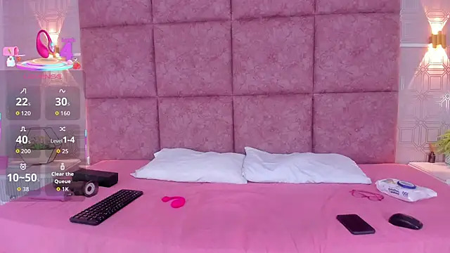 LiaVelez online show from February 5, 2026, 1:51 pm