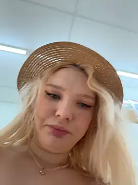 AmmyHot online show from March 17, 2026, 2:14 am