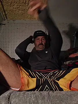 Hotbodyscottie online show from June 17, 2026, 5:18 am
