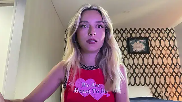 SirenaBelle online show from March 16, 2025, 9:38 am