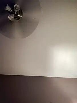 Snapshot of Geemaal chatting on November 14, 2025, 6:28 am Geemaal online show from November 14, 2025, 6:28 am