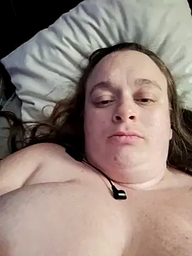 Snapshot of Geemaal chatting on November 18, 2025, 4:05 am Geemaal online show from November 18, 2025, 4:05 am