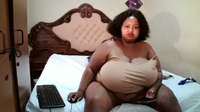 HOTBIGMELONSxx online show from October 17, 2025, 6:50 am