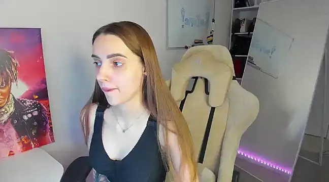 Snapshot of __SilviaAbby__ chatting on January 14, 2025, 5:51 am SilviaAbby online show from January 14, 2025, 5:51 am