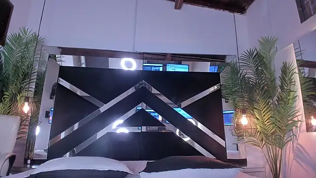 emily-fox online show from October 11, 2025, 10:49 am