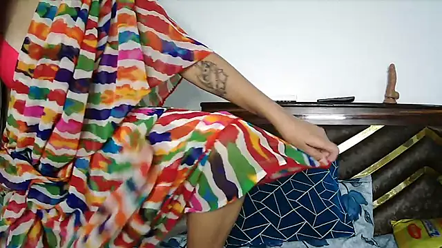 Gloie4u online show from October 14, 2025, 4:57 am