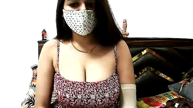 Gloie4u online show from February 19, 2026, 10:45 am