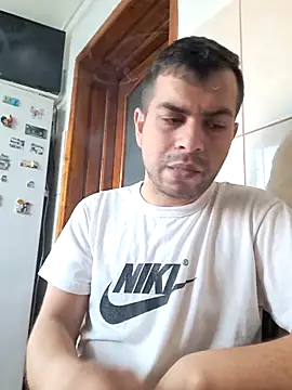 hornny1995 online show from May 28, 2026, 5:19 pm