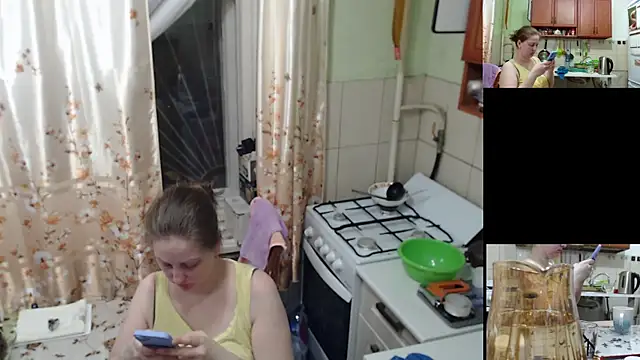 Sakura Green online show from November 1, 2025, 4:01 pm