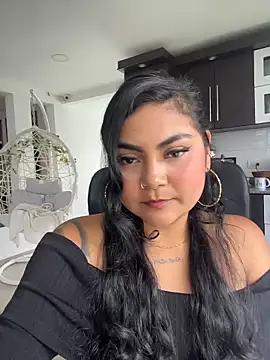 Juli Walker online show from April 28, 2026, 2:54 pm