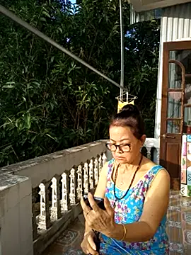 Hotestlove online show from October 3, 2025, 11:39 pm