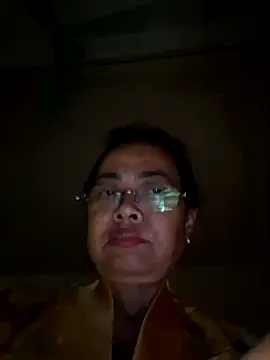 Hotestlove online show from October 30, 2025, 11:45 pm