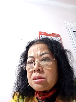 Hotestlove online show from November 3, 2025, 11:25 am