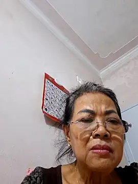 Hotestlove online show from October 13, 2025, 1:34 pm