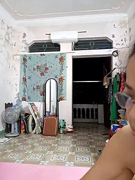 Hotestlove online show from October 17, 2025, 1:13 pm