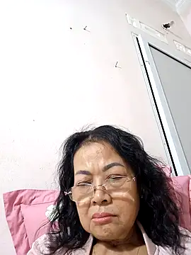 Hotestlove online show from November 26, 2025, 2:50 pm