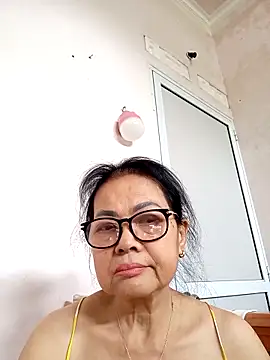 Hotestlove online show from April 11, 2026, 6:54 am