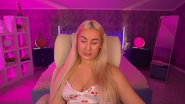 LiaBrazzerr online show from April 27, 2026, 2:04 pm
