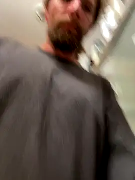 Snapshot of Crackkers chatting on November 18, 2025, 8:28 am Crackkers online show from November 18, 2025, 8:28 am