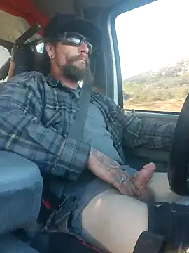 Snapshot of Crackkers chatting on December 2, 2024, 4:15 pm Crackkers online show from December 2, 2024, 4:15 pm