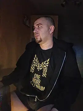 Foxyshaved online show from October 20, 2025, 5:20 am