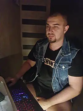 Foxyshaved online show from October 30, 2025, 4:33 am