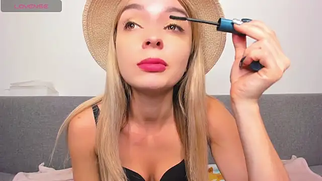  ellen meow  online show from March 19, 2025, 9:16 pm