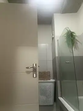 slimcateee online show from February 12, 2026, 7:52 am