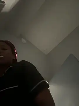 slimcateee online show from October 19, 2025, 5:21 am