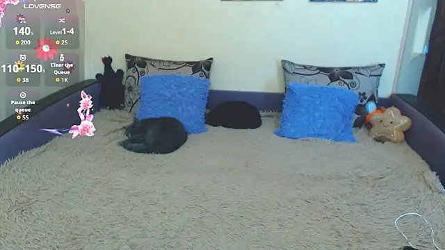 Snapshot of JuliaKeln chatting on February 9, 2026, 10:02 am JuliaKeln online show from February 9, 2026, 10:02 am