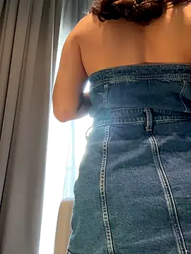 Snapshot of CuteeRose chatting on December 3, 2025, 9:31 am CuteeRose online show from December 3, 2025, 9:31 am