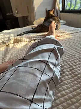 Snapshot of CuteeRose chatting on October 21, 2025, 11:53 am CuteeRose online show from October 21, 2025, 11:53 am