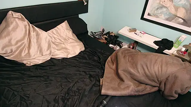 Prxscillia Tx online show from November 13, 2025, 4:11 pm