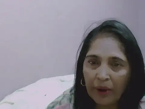 sexy69hotmum online show from October 6, 2025, 3:13 pm