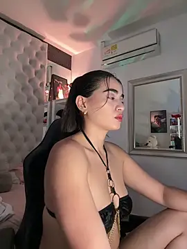 ZarahEvans online show from November 22, 2025, 8:08 pm