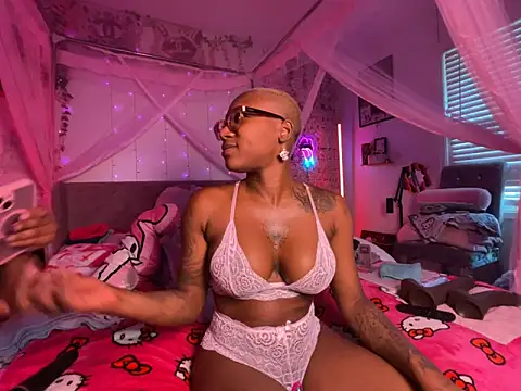 VixenCapri online show from April 29, 2026, 3:16 pm