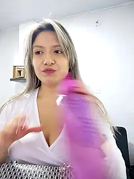 valeriahunter1 online show from February 28, 2026, 11:15 pm