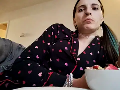 SmokeShow686 online show from April 7, 2026, 12:12 am