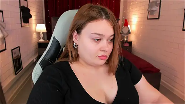 KimberlyMaran online show from February 7, 2025, 9:05 am