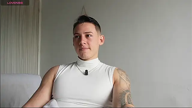 Muscle King Cum online show from June 19, 2026, 1:17 pm