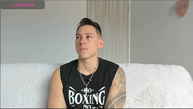 Muscle King Cum online show from July 10, 2026, 1:44 pm