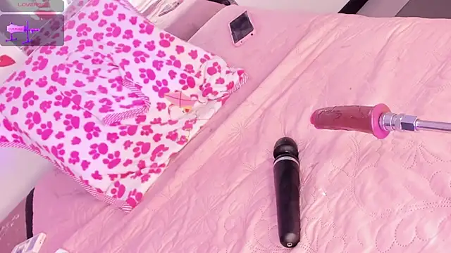 Hilary Smile  online show from March 11, 2025, 10:09 pm