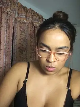 JuanaSimons online show from December 5, 2025, 1:49 am