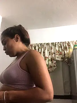 Snapshot of JuanaSimons chatting on September 11, 2025, 2:11 am JuanaSimons online show from September 11, 2025, 2:11 am