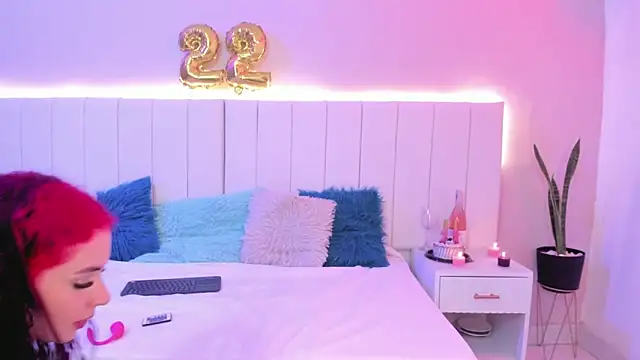 CAMILLEN PETTID online show from October 10, 2025, 10:21 pm